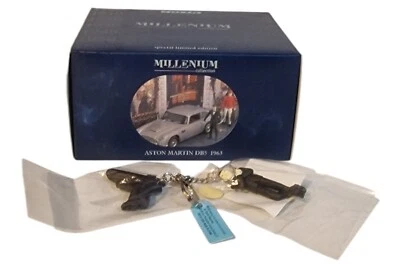 Conjunto de bonecos e chaveiros James Bond Aston Martin DB5 - Imagem 1 de 4