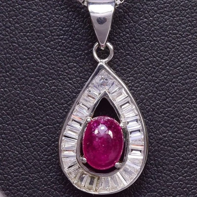 COLGANTE DE PLATA ESTERLINA 925 CABUJÓN OVALADO RUBÍ ROJO SANGRE NATURAL Y CIRCONITA BLANCA Foto 1 de 4