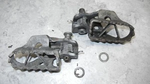 1987 YAMAHA YZ490T YZ 490 T FOOT PEG REST LEFT AND RIGHT - Picture 1 of 4