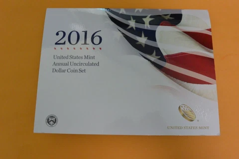 2016 U S Mint Annual Uncirculated Dollar Coin Set - Missing Outer Jacket Cover
