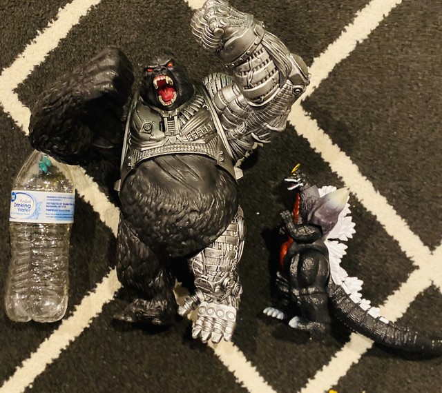 Preços baixos em Sem Marca Godzilla figuras de ação em PVC e