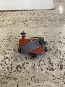Mooney M20B C D E F G Throttle Warning Micro Switch Early 60s And Probably Later - Picture 1 of 2