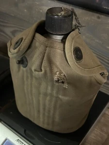 Cantimplora metálica vintage del ejército de Estados Unidos 1945 cubierta verde S.M. Co - Imagen 1 de 6