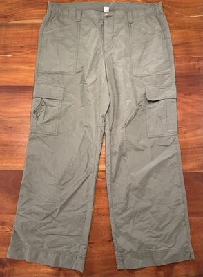 Old Navy Women’s Olive Green Wide Leg Cargo Pants Sz Large  - Image 1 of 4