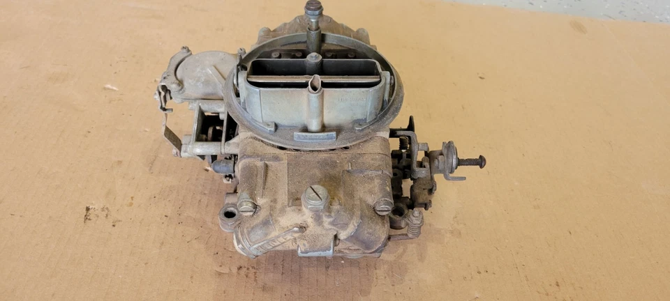 Carburador Holley Classic 3310-2 750 CFM Hot Rod GM Chevrolet Mopar Ford Mercurio Foto 1 de 4
