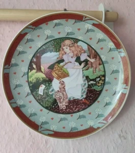 Wall plate porcelain Heinrich girls with cat Villerey Boch - Picture 1 of 4
