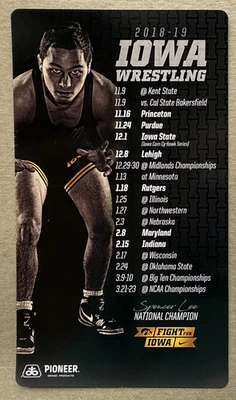 Spencer Lee Lucha Libre Iowa Hawkeyes Magnet Horario Universitario 2018-19 WRE Foto 1 de 2
