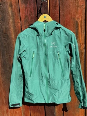 Arcteryx Beta LT Gore-Tex Pro Jacket Green Sample Color Size Medium - Image 1 of 4