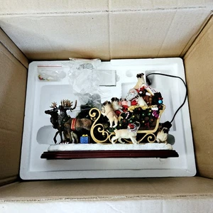 Figurina slitta Babbo Natale carlino Danbury come nuova 13" funzionante con scatola  - Foto 1 di 8