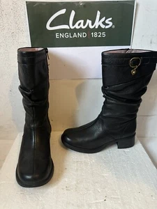 Clarks Girls Leather Boots Size UK 2 EU 34 - Picture 1 of 16