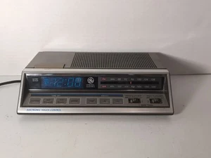 Vintage General Electric Dual Alarm Clock GE 7-4663A Radio - Picture 1 of 15