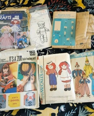 Vintage Sewing Dolls Crafts Costume Pattern - Image 1 of 4