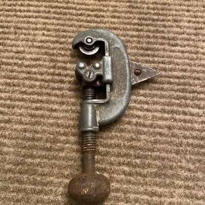 ridge tool co vintage pipe cutter no 00  1/8- 1” - Image 1 of 4