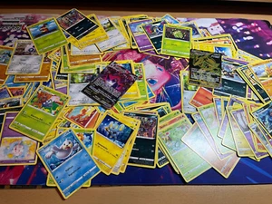 Pokemon Karte 500 Zufällige Pokemon Karten - Bild 1 von 1