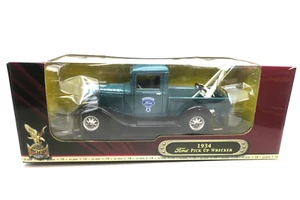Road Legends 1/18 Diecast 1934 Ford Pickup Wrecker Tow Truck - Green - Picture 1 of 5