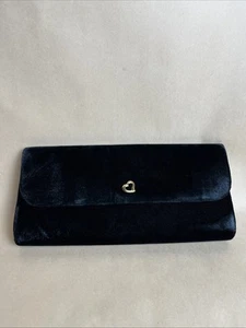 Victoria’s Secret Black Velvet Clutch Handbag Gold Heart Prom Evening Wedding - Picture 1 of 10