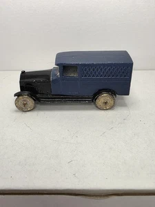 Tootsietoy No. 6006 Buick Delivery Van - Picture 1 of 6