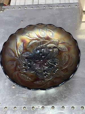 Tigela ANTIGA de 10 pol. de vidro de carnaval Millersburg ametista 1907 - Imagem 1 de 4