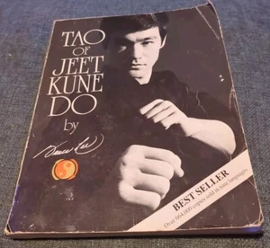 Tao of Jeet Kune Do by Bruce Lee (Martial Arts Paperback, 1975) (1998 Printing) - Picture 1 of 7