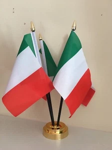 ITALY TABLE FLAG SET OF 4 FLAGS WITH BASE ITALIAN ITALIA - Picture 1 of 1