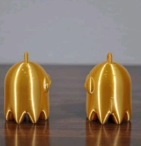 Gold Pacman Keychain - Picture 1 of 3