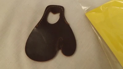 Vtg Martin Archery Brown Leather Archery/Shooting Tab Sm-Left Hand 202SL - Image 1 of 2