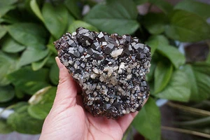 850g Natural garnet and Quartz crystal mineral specimens Inner Mongolia china - Picture 1 of 11