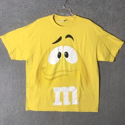 M&Ms Graphic Crewneck T Shirt XL Yellow Short Sleeves Snack Tee - Imagem 1 de 4
