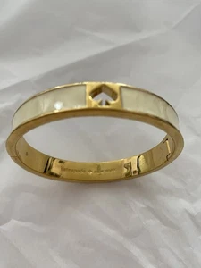Kate Spade New York Gold Tone Enamel Cut Out Spade Bangle Bracelet Cream White - Picture 1 of 3