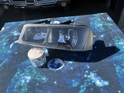 Conjunto de faros laterales del conductor para Chevy Express GM2502233V 2003-2024 Foto 1 de 4