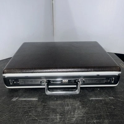 复古新秀丽经典棕色硬皮革公文包 18x13x4 英寸带组合 — 第 1/4 张图片