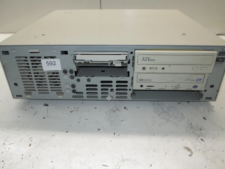 Compaq Deskpro 2000 Intel Pentium 200MHz 64MB NO HDD - Image 1 of 4