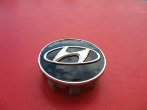 HYUNDAI SANTA FE GENESIS 1 WHEEL RIM HUB CAP HUBCAP CENTER COVER PLUG USED #8447 - Picture 1 of 3