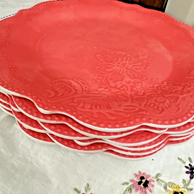 6 Platos de Cena Pioneer Woman Eliza Coral 10.5" Melamina Festoneado Bordes con Cuentas Foto 1 de 4