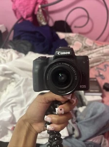 Canon EOS M50 - Picture 1 of 5
