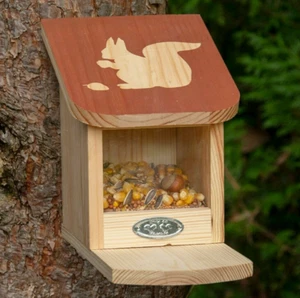 Esschert Diapositives Eichhörnchen-Futterhaus Futterstation WA82  Wildhaus* - Bild 1 von 8