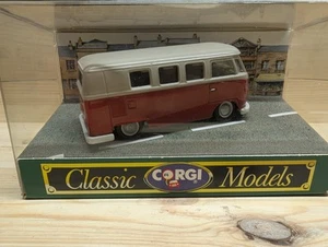 VW Camper Caravanette D984 Corgi Classic 1989 Diecast Model Volkswagen Split - Picture 1 of 6