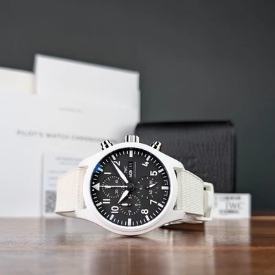 Juego Completo 2022 Cerámica Blanca IWC Pilot Cronógrafo Top Gun IW389105 Sin Usar Foto 1 de 4
