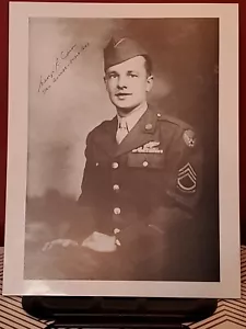 Fotografia firmata George R. Caron Tail Gunner Enola equipaggio gay bomba atomica RARA - Foto 1 di 2