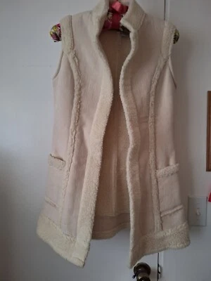 DCM Fashion Faux Suede Vest Sherpa Fleece Lining Inside, Cream, Size M - Imagem 1 de 3