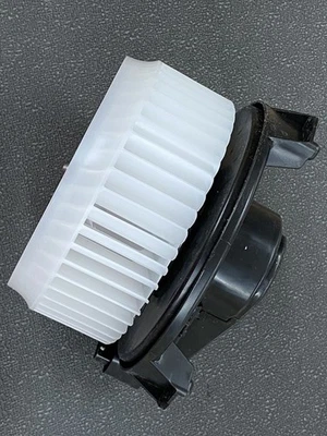 Soplador Mopar genuino con motor de rueda 68232372AD Foto 1 de 4