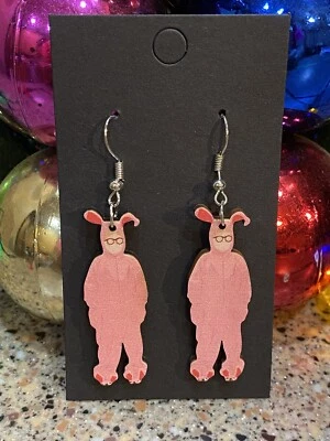🐰🎄A Christmas Story Ralphie Pink Bunny Pendientes colgantes de madera Foto 1 de 4