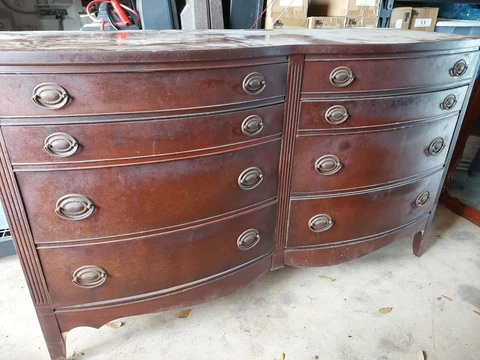 Vintage Dixie brand dresser, 8 drawer, French Provincial style, matching mirror Cover