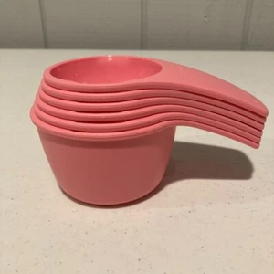 TUPPERWARE Messbecher ROSA 6er Set verschachtelte gebogene geprägte Griffe - Bild 1 von 4