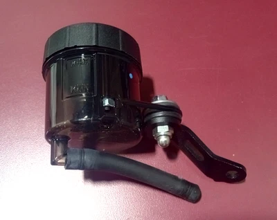 TRIUMPH RESERVATÓRIO DE CILINDRO DIANTEIRO MATER T2025975 - Imagem 1 de 3