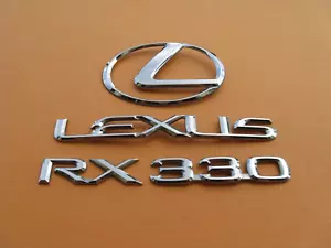 04 05 06 LEXUS RX330 TAPA PUERTA TRASERA CROMO EMBLEMA LOGOTIPO INSIGNIA SÍMBOLO SIGNO A45165 - Imagen 1 de 5