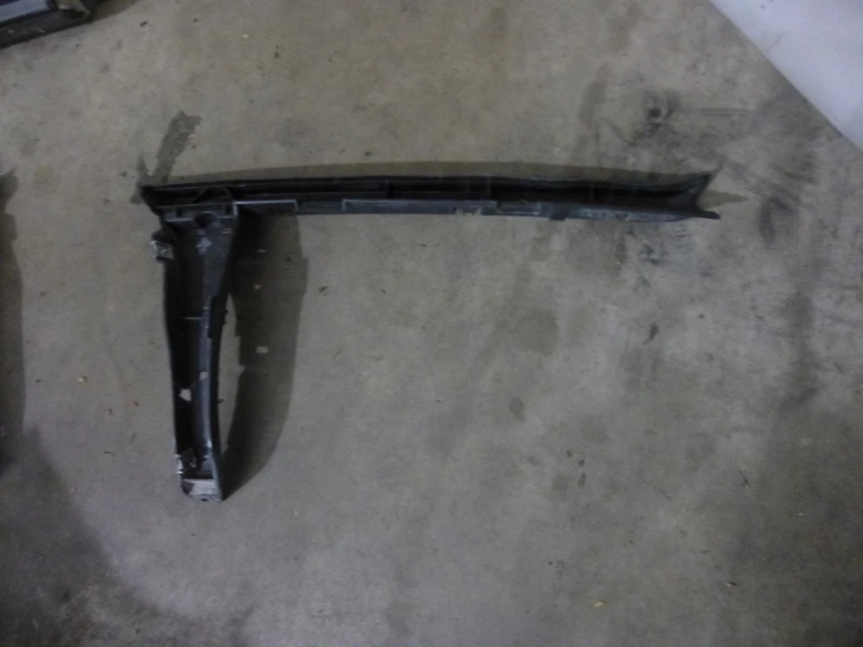 Soporte parachoques trasero izquierdo Jaguar XJ8 XJR 2004 2005 2006 2007 VANDEN PLAS Foto 1 de 1