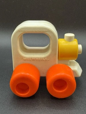De colección 1986 My First Playskool Wee Ruedas Mango de Tren Bebé Sonajero Juguete de Empuje Foto 1 de 4