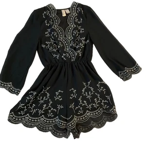Divided Black Embroidered Long Sleeve Scalloped Edges Dressy Romper Size 4 - Picture 1 of 8