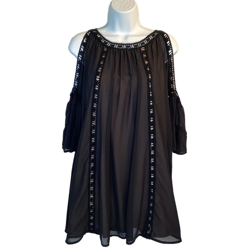 Mini Vestido INA Hombro Frío Manga Campana Crochet Cambio Negro S Foto 1 de 4